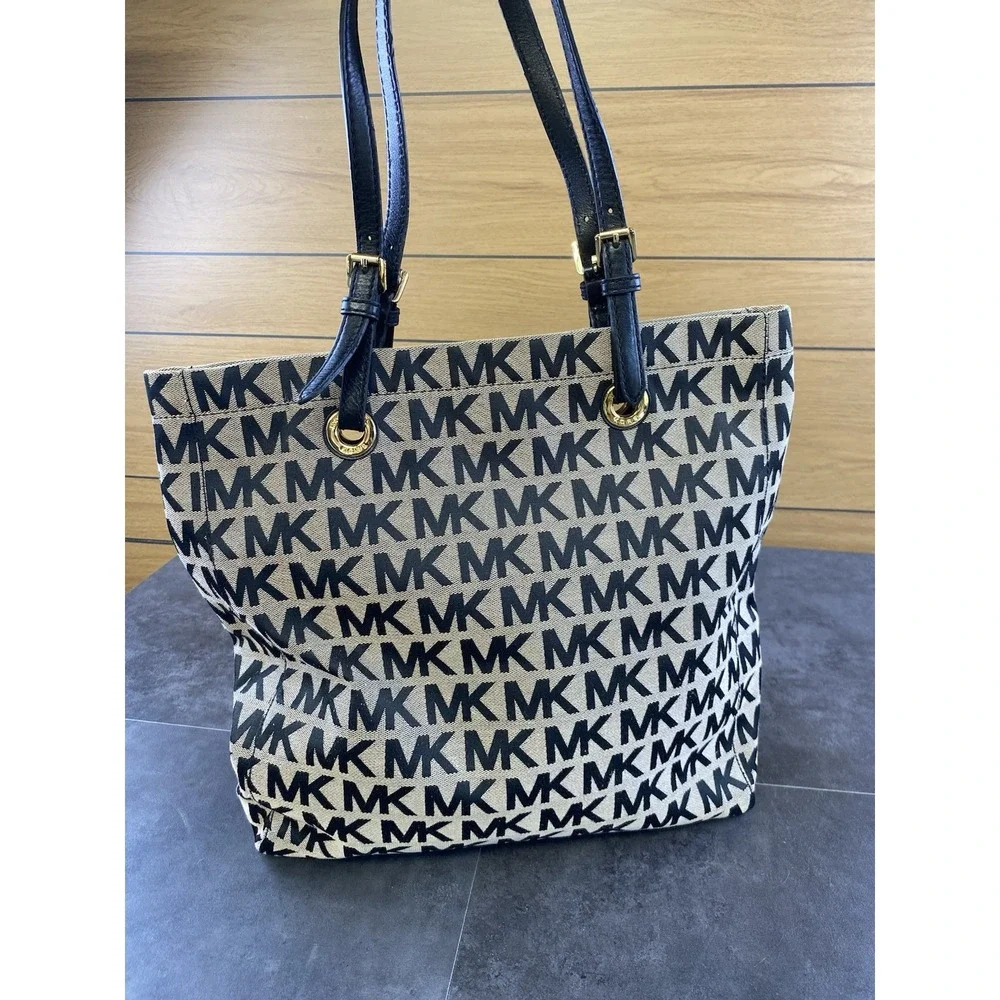 Michael Kors Jet Set Black & Tan Canvas Large Tote-CLEAN